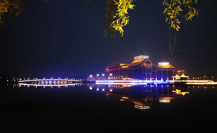 湖北省潜江市曹禺公园夜景51暗网工程